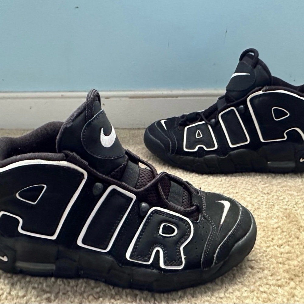 Nike uptempos youth 7y